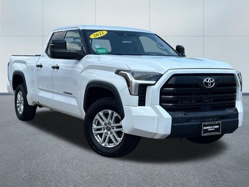 Used 2022 Toyota Tundra SR5 w/ SR5 Convenience Package AWD/4WD image 31