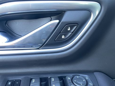 Used 2021 Chevrolet Tahoe Z71 w/ Z71 Signature Package image 19