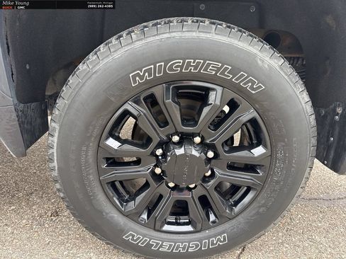 Certified 2022 GMC Sierra 2500 Denali w/ Denali Black Diamond Edition AWD/4WD image 9