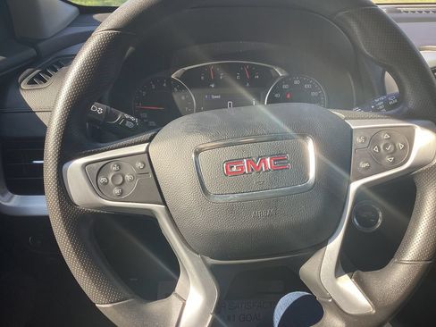 Used 2024 GMC Terrain SLE FWD image 29