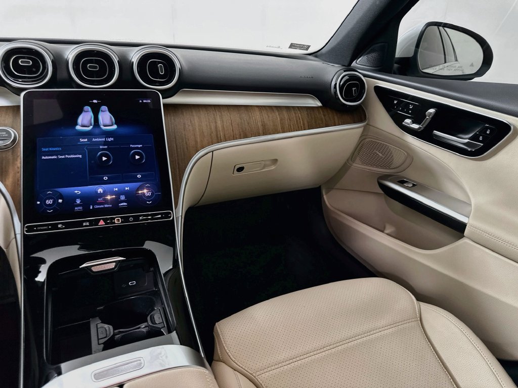 Used 2024 Mercedes-Benz C 300 Sedan image 23