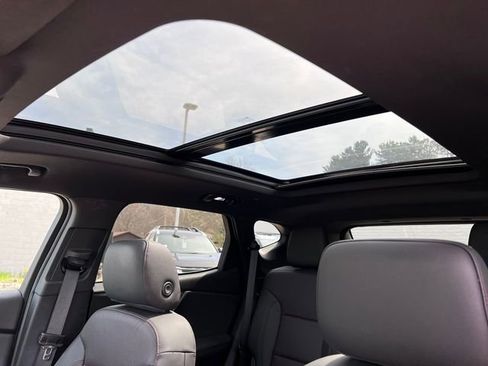 Used 2019 Chevrolet Blazer RS w/ Sun and Wheels Package image 7