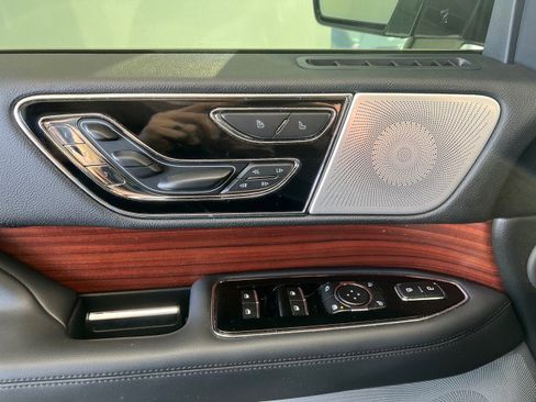 Used 2024 Lincoln Navigator Reserve AWD/4WD image 29