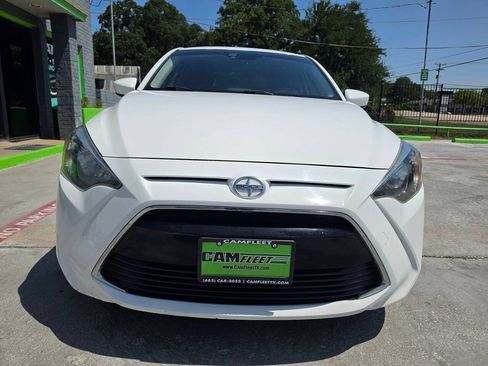 Used 2016 Scion iA FWD image 8