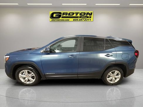 Used 2024 GMC Terrain SLE AWD/4WD image 2