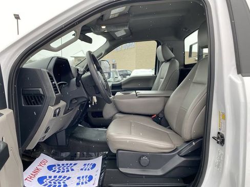 Used 2022 Ford F250 XL w/ Power Equipment Group image 4