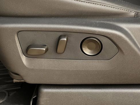 New 2026 GMC Sierra 1500 SLT image 26