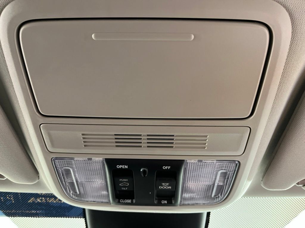 Certified 2026 Honda Odyssey Touring image 29