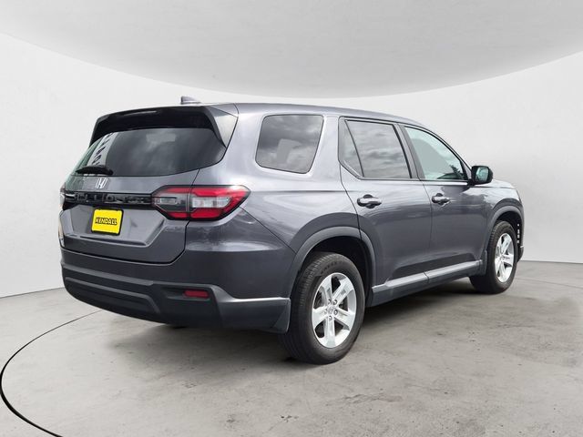 Used 2023 Honda Pilot LX image 5