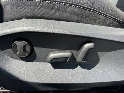New 2026 Volkswagen Taos SEL AWD/4WD image 19