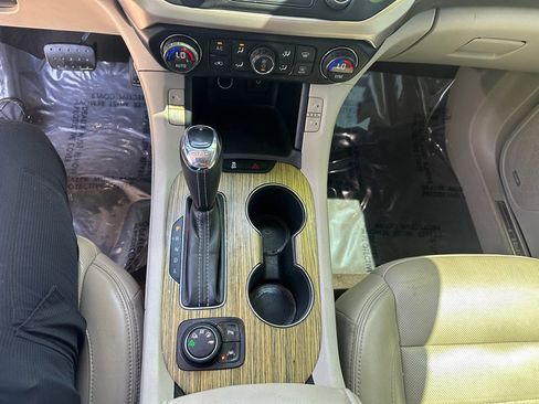 Used 2019 GMC Acadia Denali AWD/4WD image 13