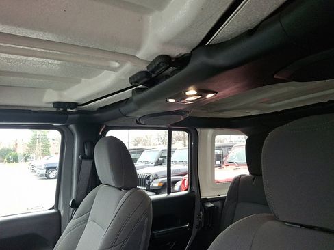 Certified 2021 Jeep Wrangler Unlimited Sport image 24