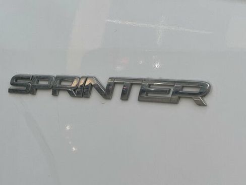 Used 2015 Mercedes-Benz Sprinter 2500 image 25