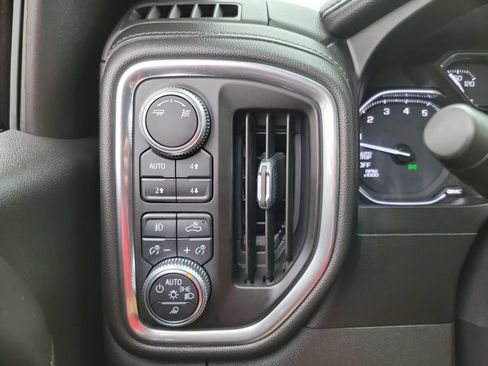Used 2019 GMC Sierra 1500 SLT AWD/4WD image 17