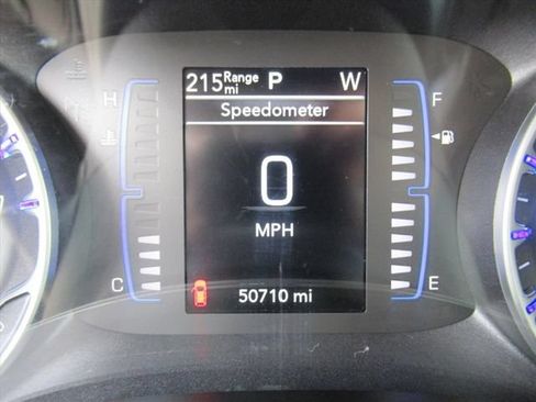 Certified 2023 Chrysler Voyager LX FWD image 24