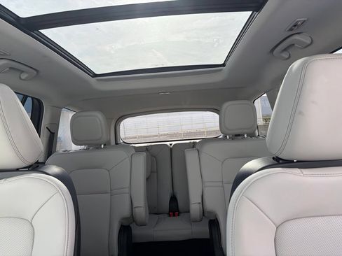 New 2026 Lincoln Aviator AWD image 36