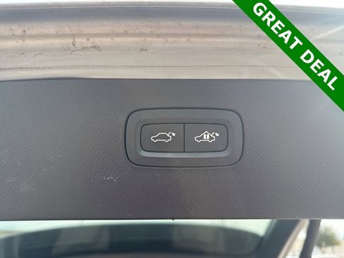 Used 2021 Volvo XC90 T6 Momentum w/ Advanced Package image 8