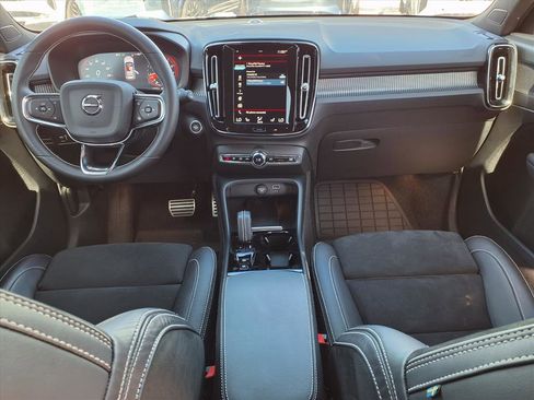 Used 2021 Volvo XC40 T5 R-Design w/ Advanced Package image 17