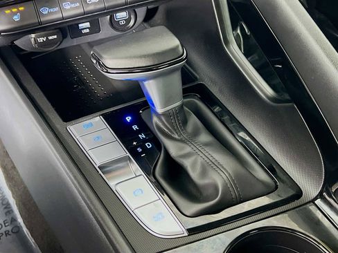 Certified 2023 Hyundai Elantra SEL w/ Convenience Package FWD image 17