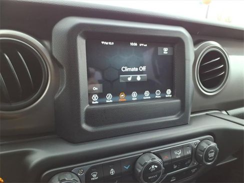 Used 2022 Jeep Gladiator Sport image 20