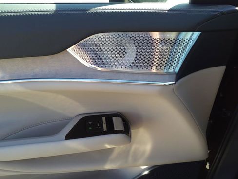 New 2025 Volvo EX90 Ultra image 13