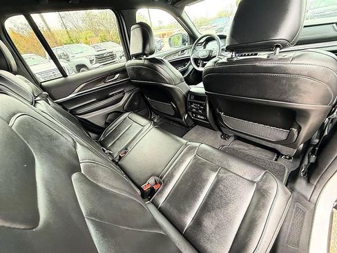 Used 2025 Jeep Grand Cherokee Limited image 25