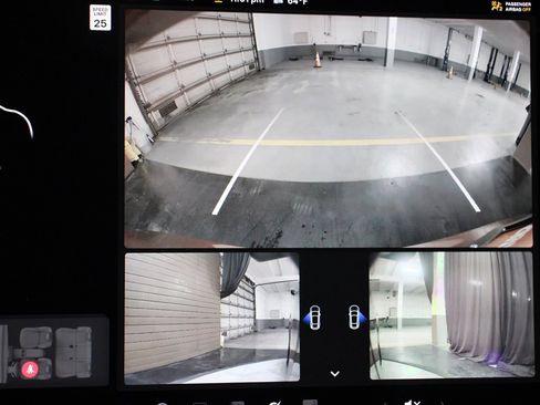 Used 2022 Tesla Model Y Long Range image 17