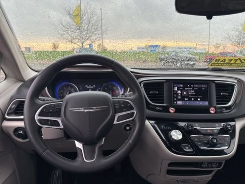 Used 2024 Chrysler Voyager LX FWD image 30