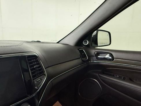 Used 2019 Jeep Grand Cherokee Overland image 20