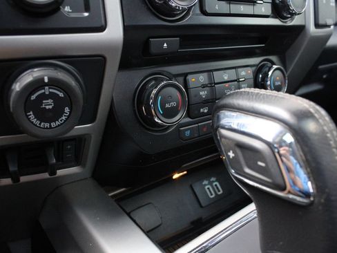 Used 2016 Ford F150 Lariat w/ Equipment Group 501A Mid AWD/4WD image 17