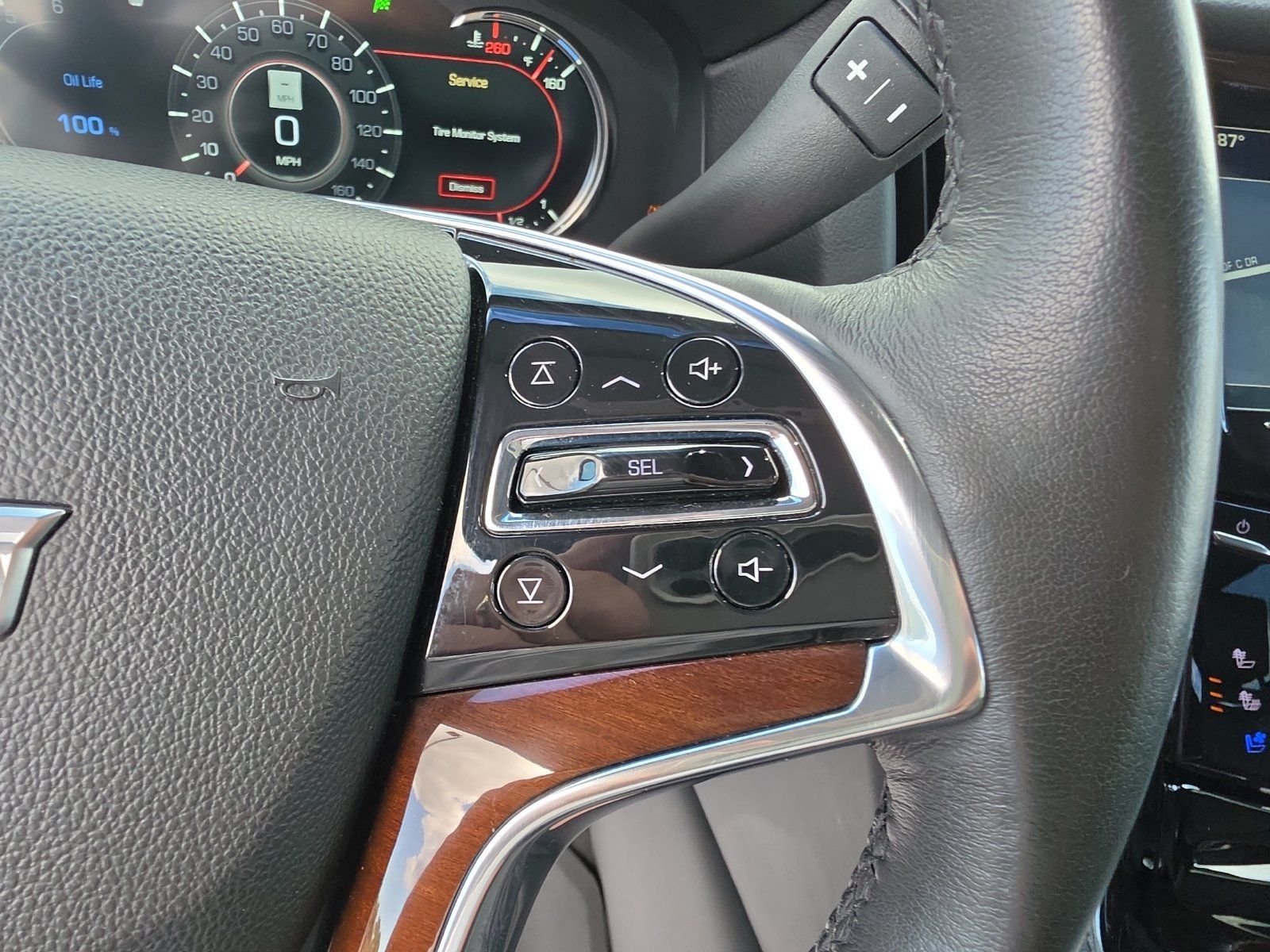 Used 2020 Cadillac Escalade Luxury w/ LPO, Radiant Package AWD/4WD image 24