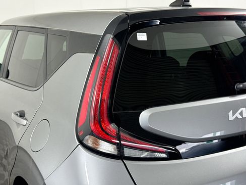 Used 2025 Kia Soul LX w/ LX Technology Package image 35