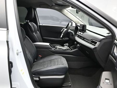 Used 2025 Mitsubishi Outlander AWD image 22