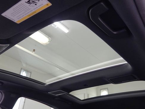 Used 2017 Mercedes-Benz S 550 Sedan w/ Sport Package w/ Sport Package image 66