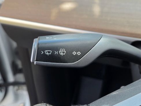 Used 2023 Tesla Model Y Performance AWD/4WD image 18