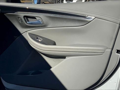 Used 2019 Chevrolet Impala LT image 22