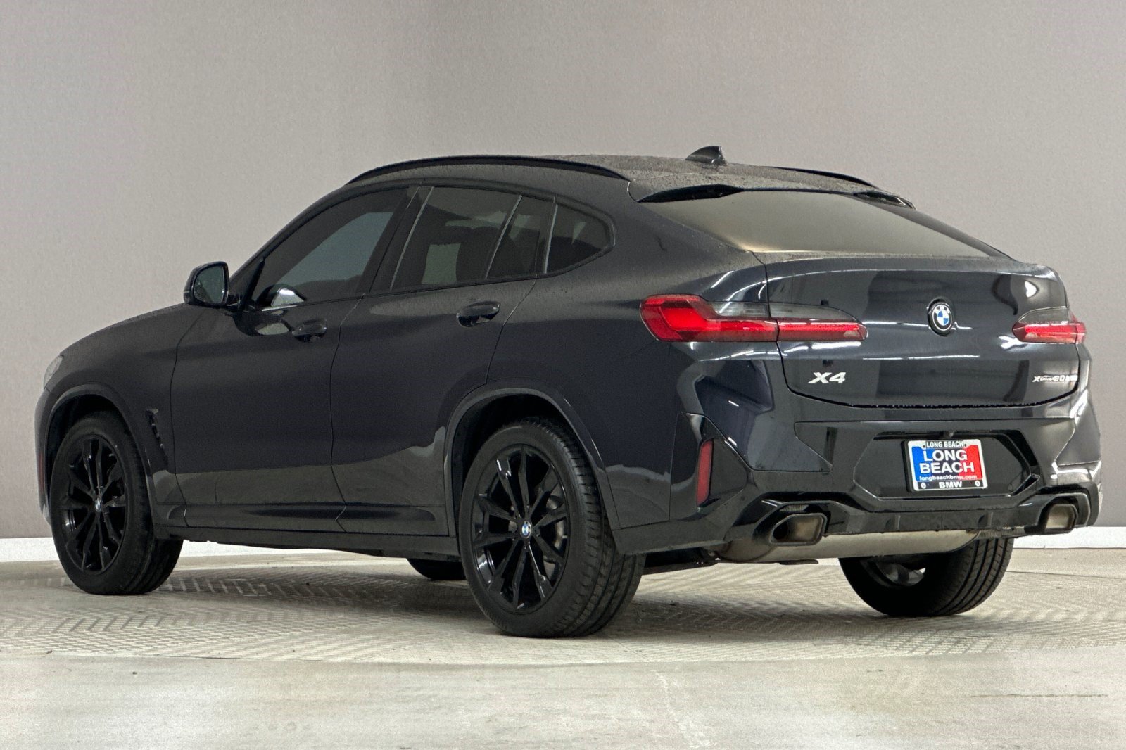 Certified 2023 BMW X4 xDrive30i w/ M Sport Package AWD/4WD image 3