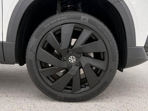 Used 2023 Volkswagen Taos SEL AWD/4WD image 31