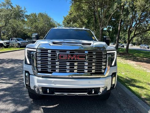 Used 2025 GMC Sierra 3500 Denali w/ Denali Reserve Package AWD/4WD image 3