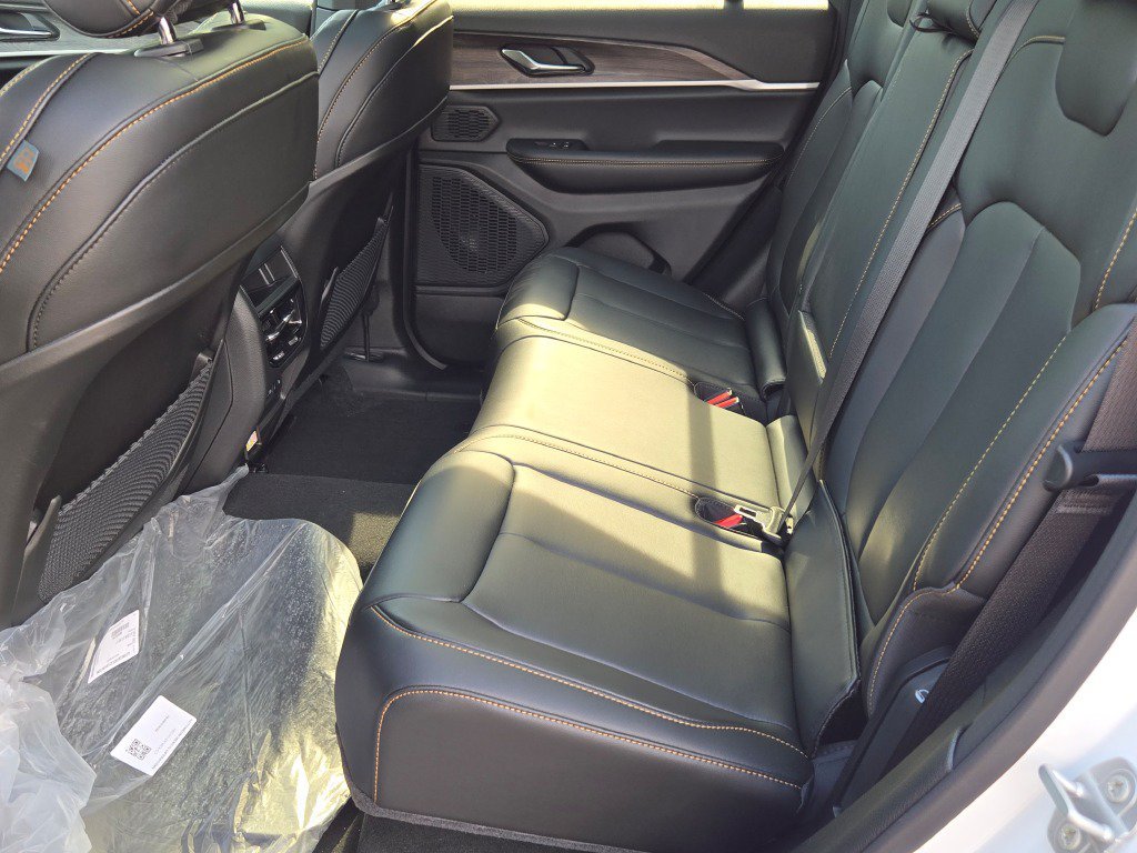 New 2026 Jeep Grand Cherokee Limited AWD/4WD image 21