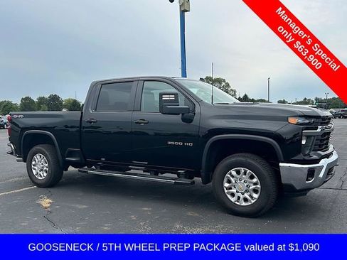 Used 2025 Chevrolet Silverado 3500 LT image 2