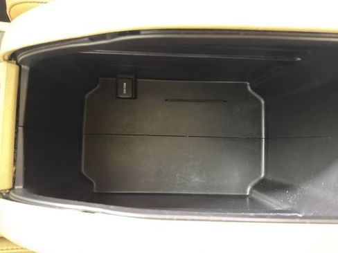 Used 2016 Toyota Highlander Limited image 31