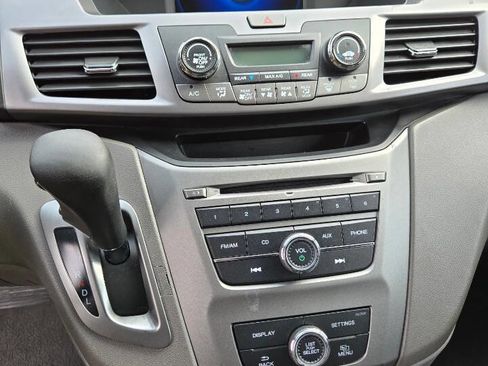Used 2014 Honda Odyssey LX image 29