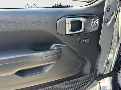 Used 2021 Jeep Wrangler Unlimited Islander image 14