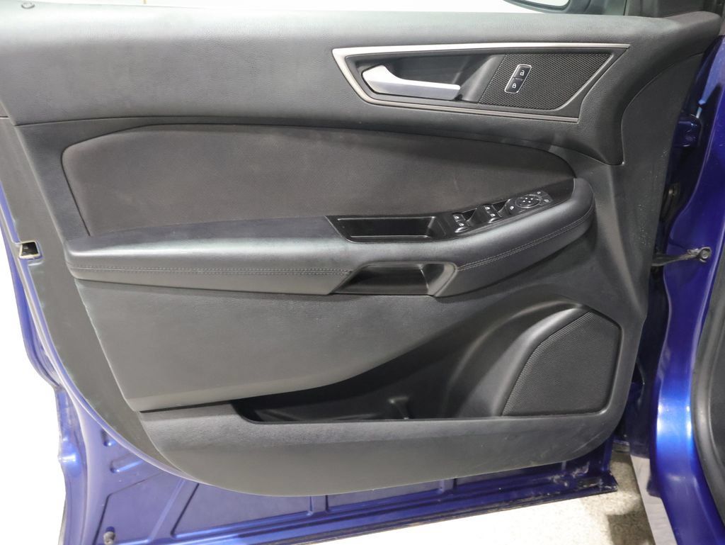 Used 2015 Ford Edge SEL AWD/4WD image 12