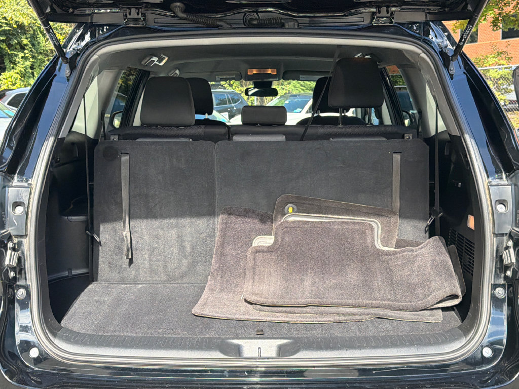 Used 2019 Toyota Highlander LE AWD/4WD image 6