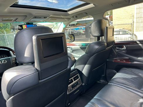 Used 2015 Lexus LX 570 4WD image 14