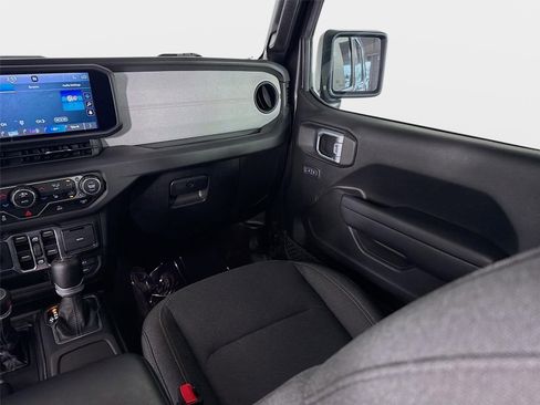 Used 2024 Jeep Wrangler Unlimited Sport AWD/4WD image 23