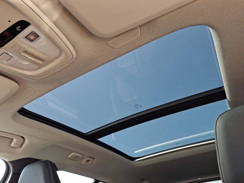 Certified 2023 Volvo XC40 B5 Plus w/ Driver Assist Package image 15