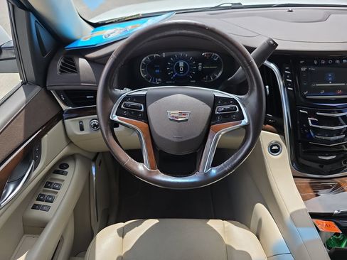Used 2017 Cadillac Escalade 2WD image 14